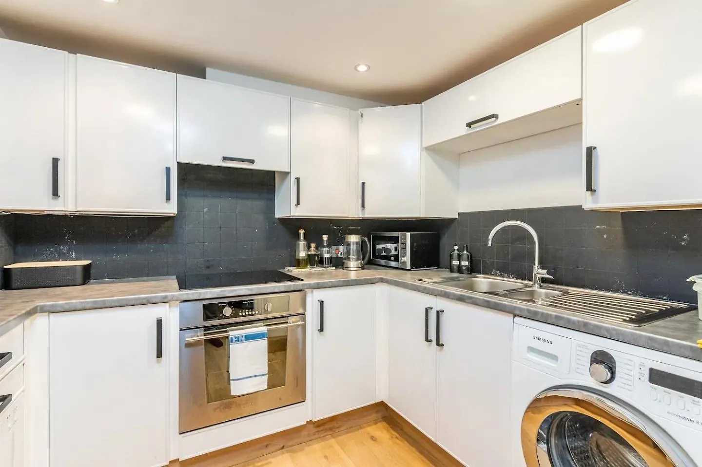 Pass The Keys Stunning Flat Within City Walls 요크 0*,  영국