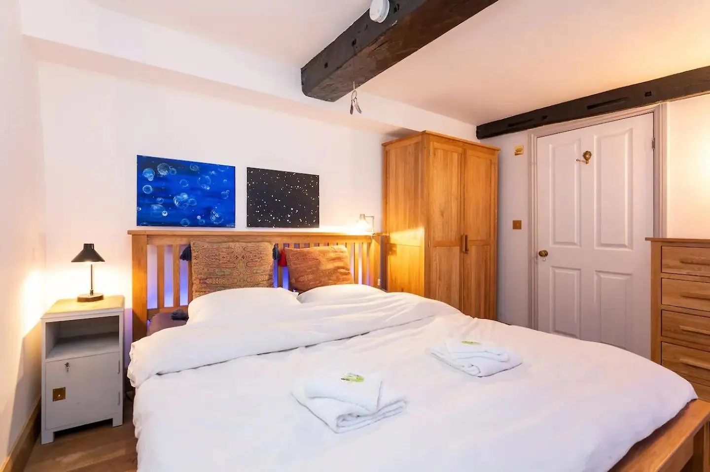 Pass The Keys Stunning Flat Within City Walls 요크 0*,